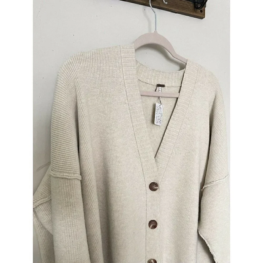 NWT FREE PEOPLE Sz M EAST SIDE OVERSIZED CARDIGAN CARDI SWEATER IN NEUTRAL